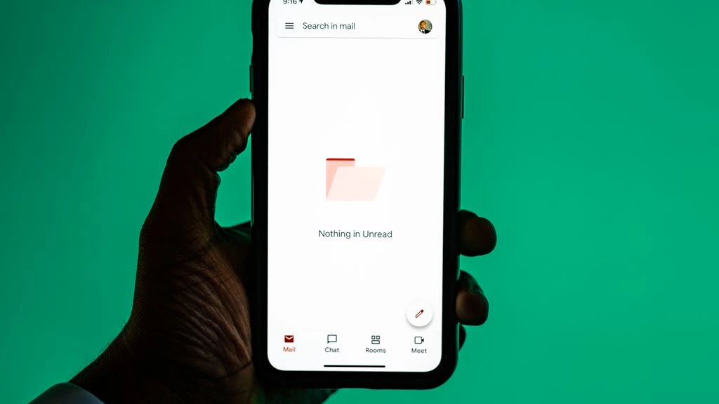 Shared inbox sidebar with smart filters, tags and SLA timers